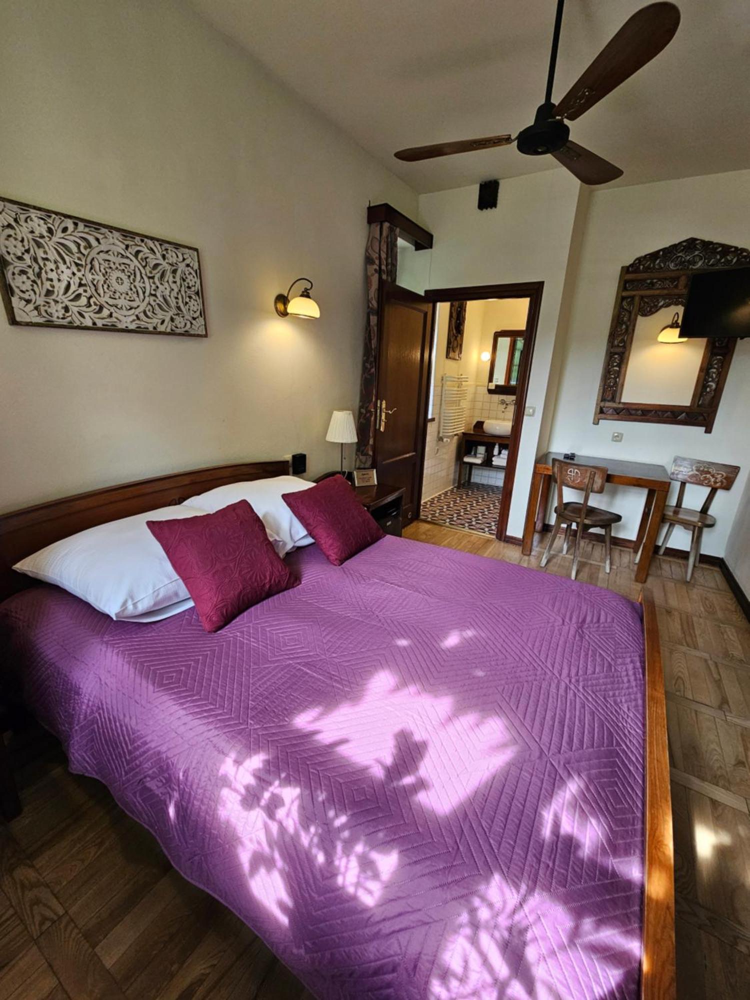 Agharta Bed & Breakfast *